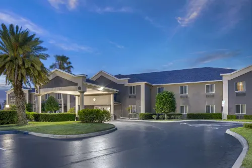 Best Western Edgewater Inn