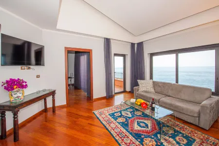 Baia Taormina Отели в г. Sant'Alessio Siculo