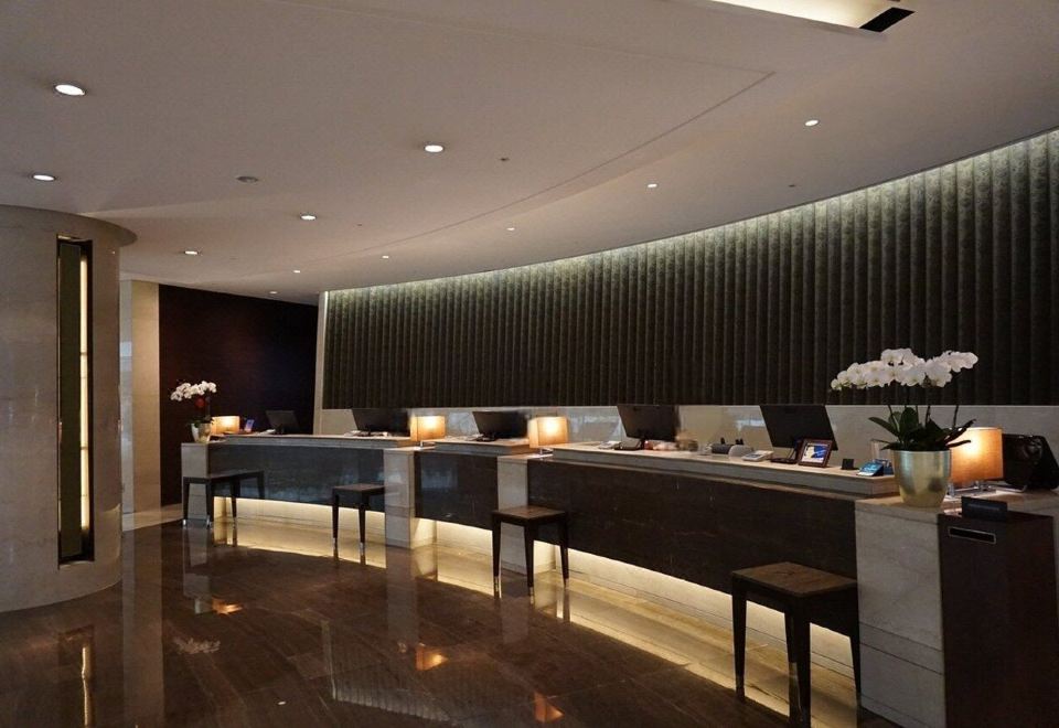 2. 롯데호텔 월드..