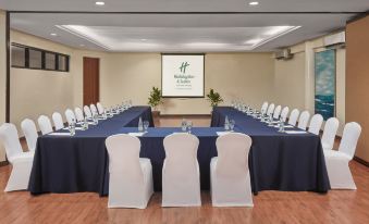 Holiday Inn & Suites Batangas Limapark