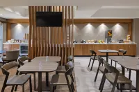 SpringHill Suites Turlock - breakfast
