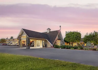 Best Western Plus Plattsburgh Hotels near Jackson & Callie