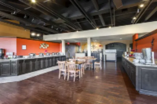 Best Western Plus Raton Hotel