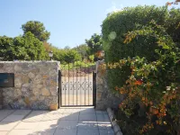 Charming Villa in Tranquil Area Lapta Coastal Walkway附近的飯店