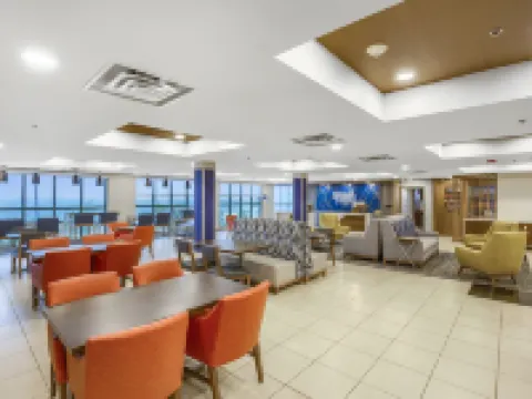 Holiday Inn Express GULFPORT BEACH by IHG โรงแรมในกัลฟ์พอร์ต