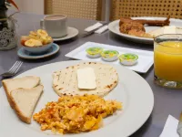 Hotel Alcaravan Medellín メデジンのホテル
