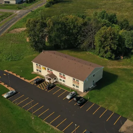 Super 8 by Wyndham Chisago City
