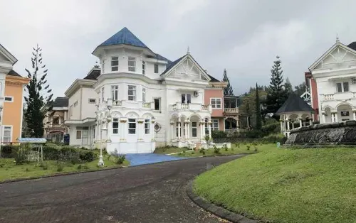 Villa Kota Bunga Matahari