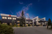 Best Western Plus Mont-Laurier - parking