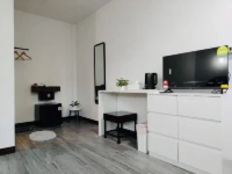 ไวท์ เฮาส์ โรงแรมในเกาะพีพี