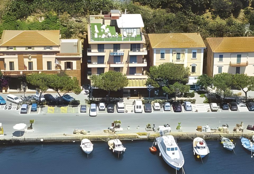 hotel overview picture