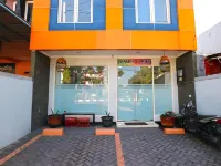 Losmen Family Syariah Bypass Juanda Mitra RedDoorz Hotels in Semampir