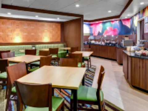 フェアフィールド イン & スイーツ バイ マリオット アトランタ スワニー スワニーのホテル