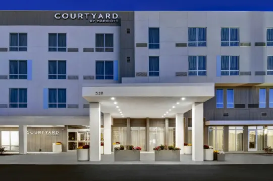 Courtyard Hamilton Hotels in 