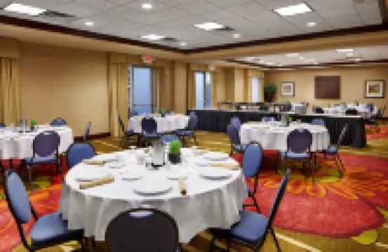 ฮิลตันการ์เด้นอินน์ โคลัมบัส/โพลาริส