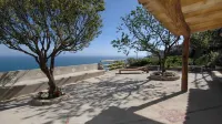 Villa on the Amalfi Coast with large garden overlooking the sea