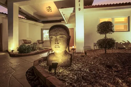 Paradise Lux Waterfront Villa/ Ocean Access w Boat & Jet Ski Rental