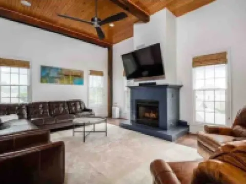 Sky View on False River Sunset     LSU 45 Minutes Away Hotels in Pointe Coupee Parish