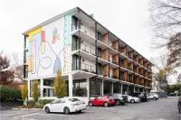 NEW The Layla: Rooftop  Walkable  Downtown