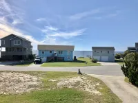 3 bedroom in Nags Head. Great views. Boat ramp & dock. Hot Tub!