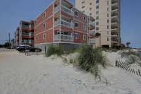 Beachy 4br 2 1/2 ba Beachfront condo w/ Waterview Hotels near The Boutique