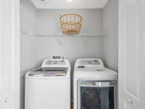 NEW! Poolside Oasis - Spacious Modern Home - Pool Home Just RENOVATED! Hotels in Wesley Chapel