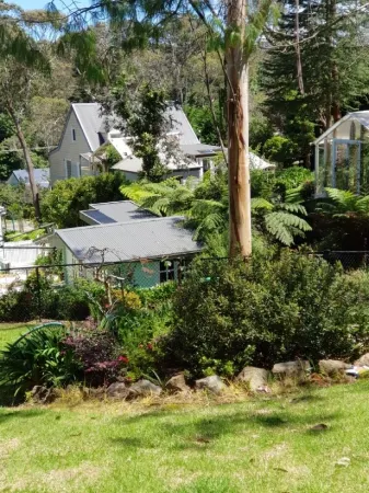 Possumwood Cottage is a studio accommodation ideal for singles or couples. Отели рядом с достопримечательностью «Эверглейдс Хаус & Гарденс»