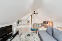 The Third Floor A-Frame with King Bed
