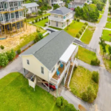 Surf Sounds Beach Retreat, Completely Renovated, Enter your Relaxation Zone.