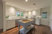 Cozy cottage on the Colorado Hotels in Columbus