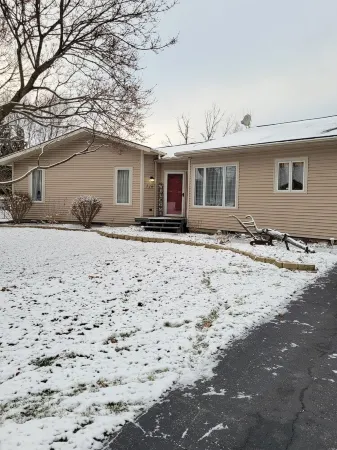 Relaxing Pool & Hot Tub House near RIT Inn Отели рядом с достопримечательностью «Технологический институт Рочестер»