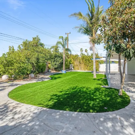 Modern 4 King Beds/Beauty Large yard/Golf/WFH/Long Stay/WIFI/FWY/25mins to Beach