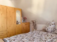 "FeWo Tante Ju" with a view of the Bauhaus in Dessau-Roßlau