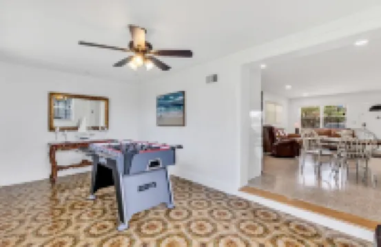 House is 15 min from anywhere. Miami Children Hospital, 8 miles MIA