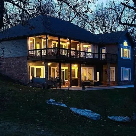 5-Bedrooms on the water! 2 Kitchens, Hot Tub, and Theatre!