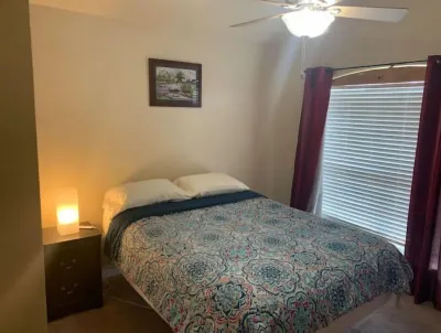 ⍟ Roomy 4-Bedroom home, fire place, near Fort Hood 롱 브랜치 공원 주변 호텔