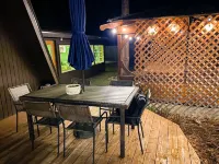 Cozy cabin style house/Hot Tub/Free Wi-Fi/Pets are welcome/RV Hookup