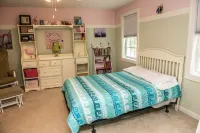 Large Luxury Family Home Near Five Colleges. The TOP short term rental in area!