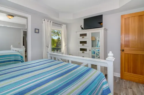 One of kind 3 bedroom Villa with Ocean/Lagoon Views.