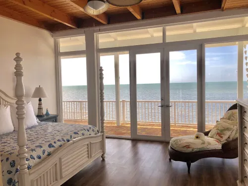 Beach Dream House, relax and enjoy the clear waters of Islamorada  FL - بوتيك