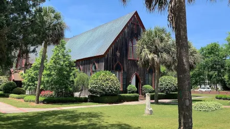 Luxury Home in Old Town Bluffton + FREE Golf Cart. Sleeps 8 - Downtown location