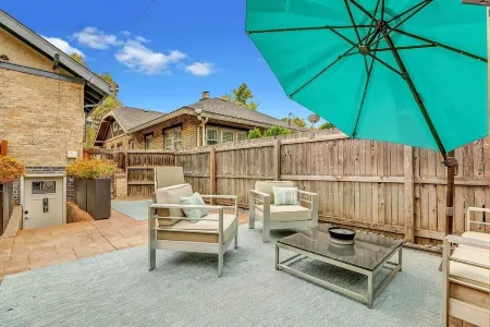 Charming Washington Park Getaway - Optional Car Rental Отели рядом с достопримечательностью «Денверский университет»