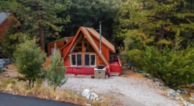 Forest Dream Retreat: A-Frame Cabin/Hot Tub/Games