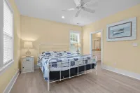 200ft from the Sound & 900ft to the Beach! New, large family  home w/ elevator! Hotels near Public Beach Access(No Parking)