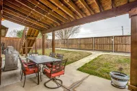 Fabulous 5 Bedroom/4 bath Home  4K TV's Fireplace  Foosball!