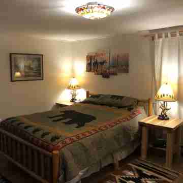 Lakefront Retreat on Lake Flower Near Lake Placid Rooms