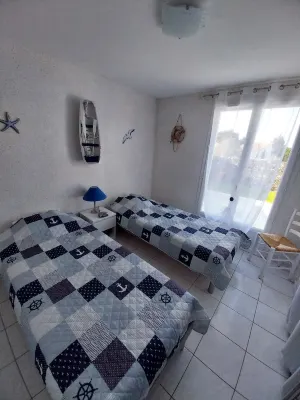 Charming Apartment with Wifi 5 Minutes Walk from the Beach and Town Center Hotels near Camping La Borderie Saint Palais sur mer