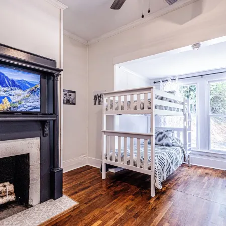 "STEPS TO BRYSON" - MTN VIEW, HOT TUB, FIREPIT, NEW REMODEL - WALK TO DOWNTOWN!