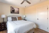 1 Bedroom Home with Home Office