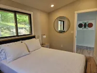 New! Modern!  Fire Pit!  Paddle Boards! 5 Bedrooms! On the water! Boat Dock!